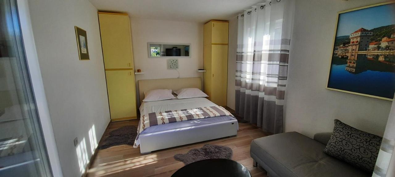 Jelaska Apartment Марина Экстерьер фото