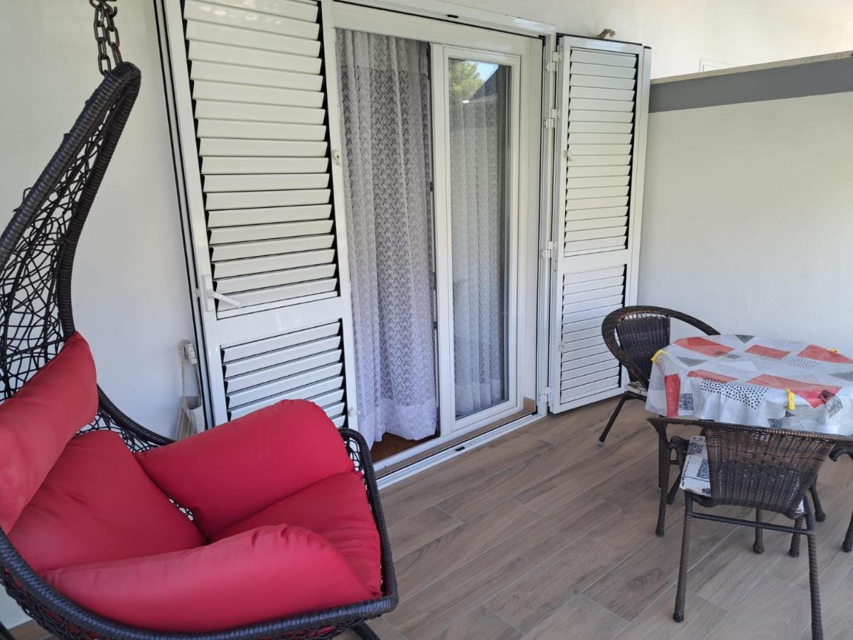 Jelaska Apartment Марина Экстерьер фото