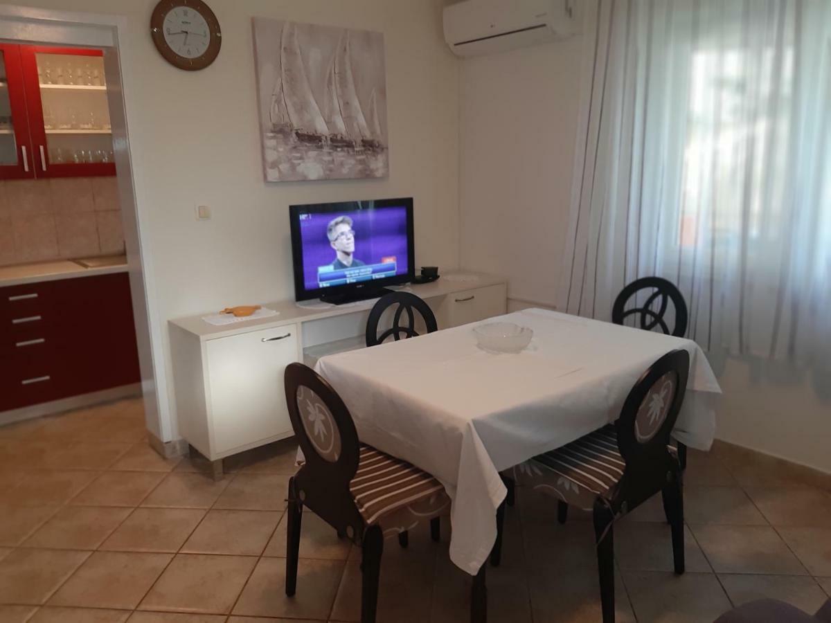 Jelaska Apartment Марина Экстерьер фото